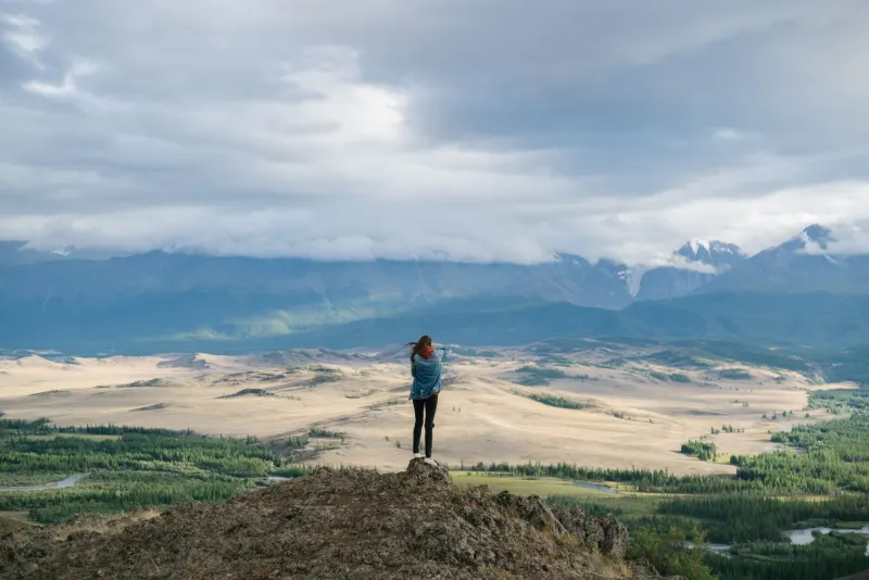 Llegaste a la cima y el paisaje te decepciona: el vacío extraño del éxito cumplido